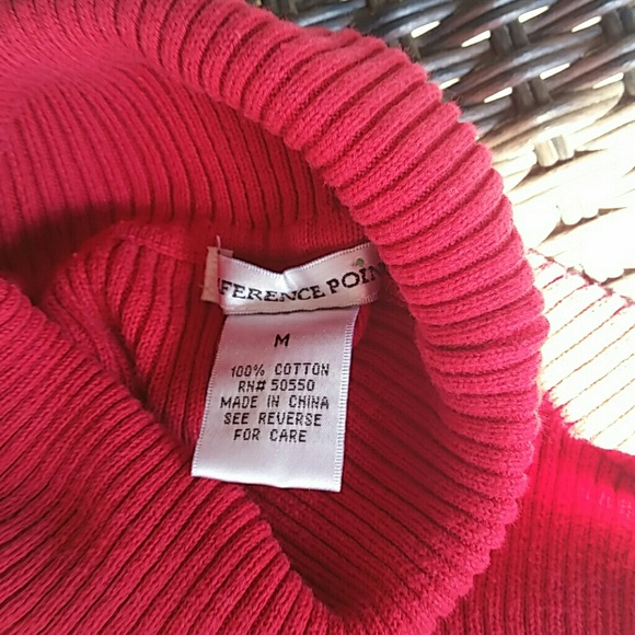 Red sweater - Picture 3 of 3